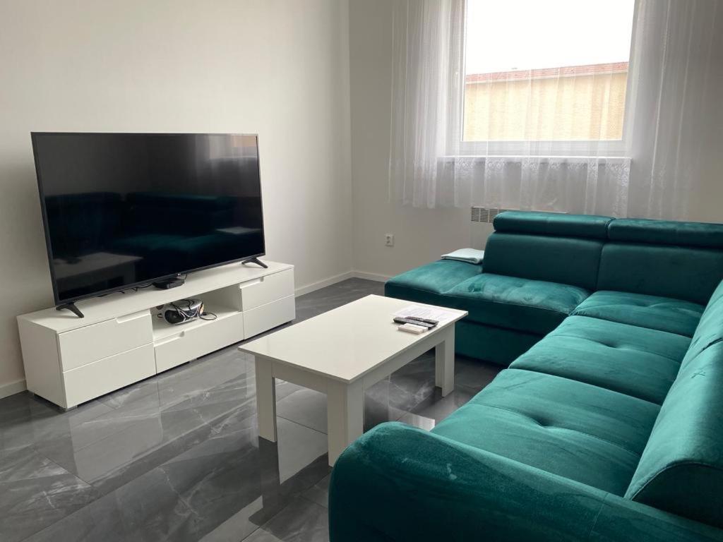 דירות פישטני Bezbarierovy Apartman Lodenica - V Tesnej Blizkosti Adelli Centra מראה חיצוני תמונה